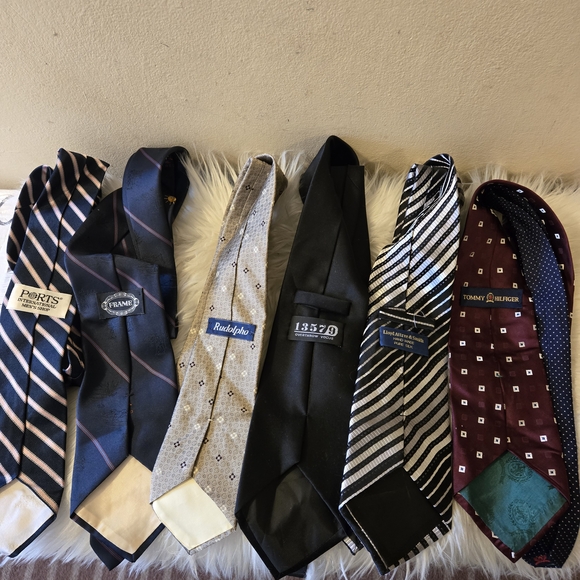 Assorted Men's Ties Collection - Picture 6 of 9